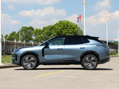 Lynk&Co 08 New Energy: 245km Range 4WD SUV
