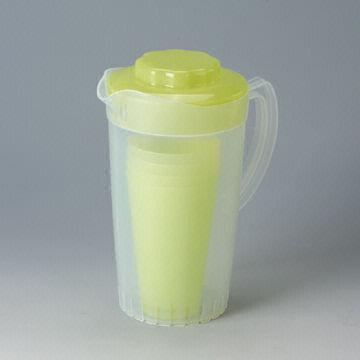 Beverage jug, made of PP, suitable for juice, milk, tea or coffee, ideal for home or cafe use