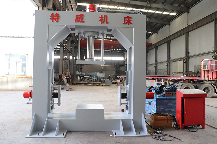 Large Diameter Seaming And Straightening MachineLarge Diameter Seaming And Straightening Machine