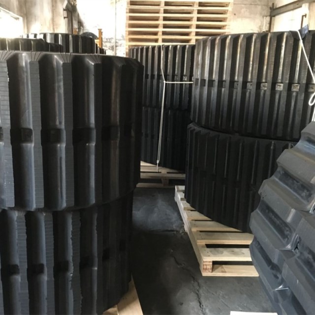 Mitsubishi Rubber Track 800 150 68 4 Jpg