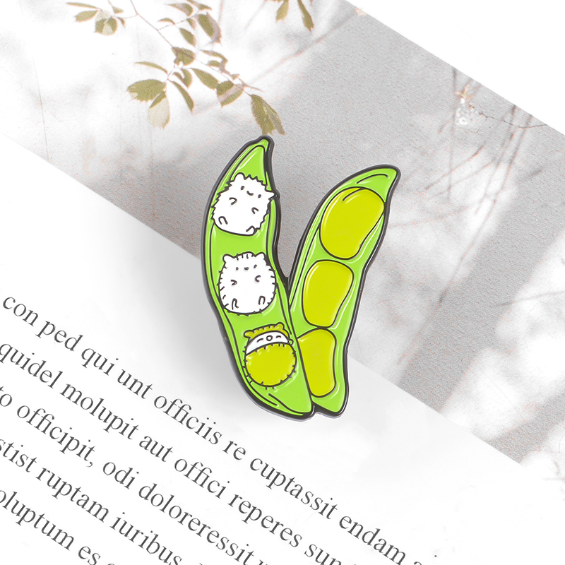 Green Pea pod enamel pin Cute small cat brooch Broad bean baby Lapel pin badge Cartoon animal Clothes bag jewelry gift for kids