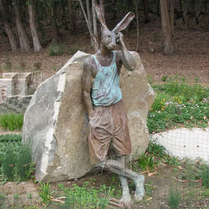Antique Bronze Animal Rabbit Sculpture Bugs Bunny Statues For Garden Deco