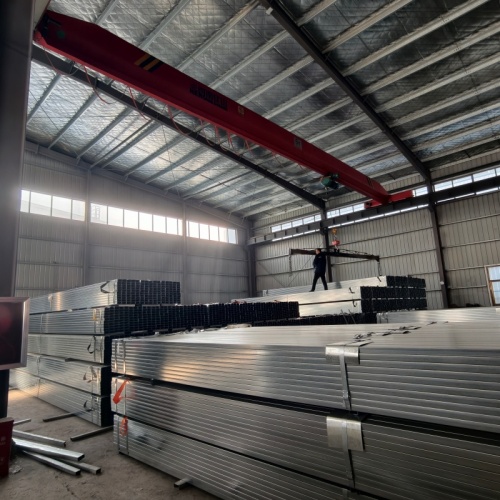 Verzinktes Vierkantrohr 37*77*1,6 mm