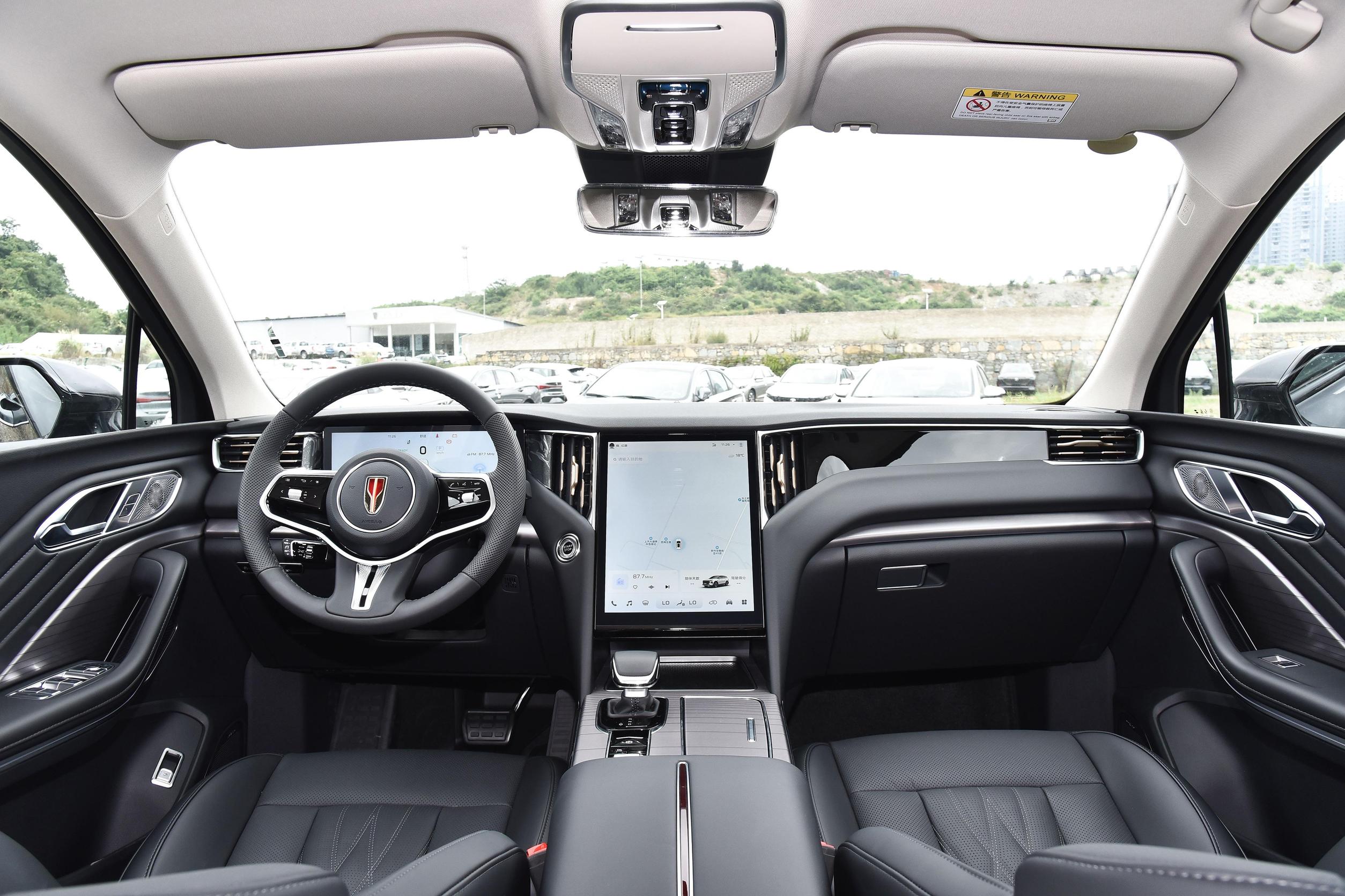 HONGQI HS7 INTERIOR