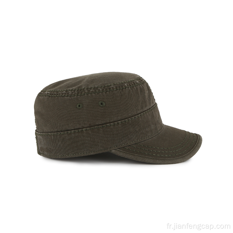 casquettes de style militaire vierges