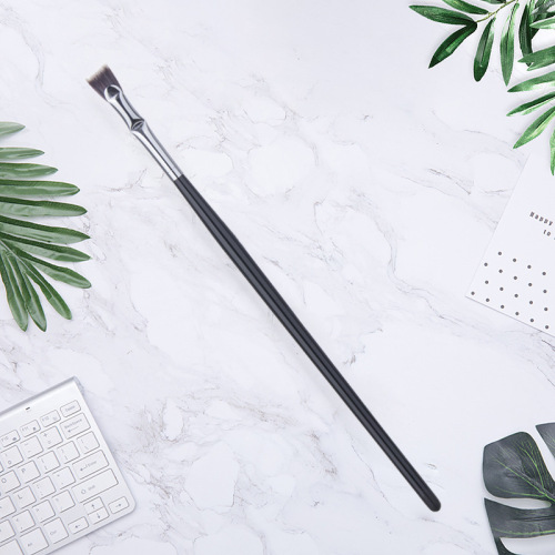 Bent Lash Definer Mascara Eyelash Fan Brush Makeup