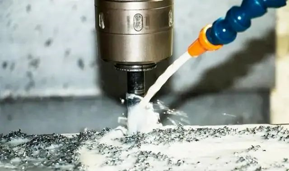 CNC machine cutting fluid