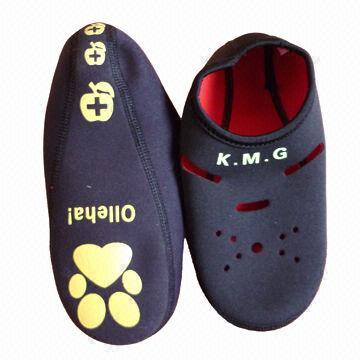 Beach shoes for go under water and swimming