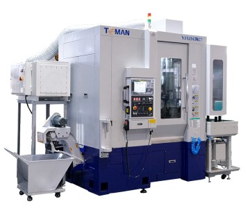 CNC hobbing machine for transmission gear