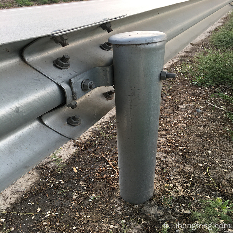 Plaque de garde-corps en acier pour autoroute