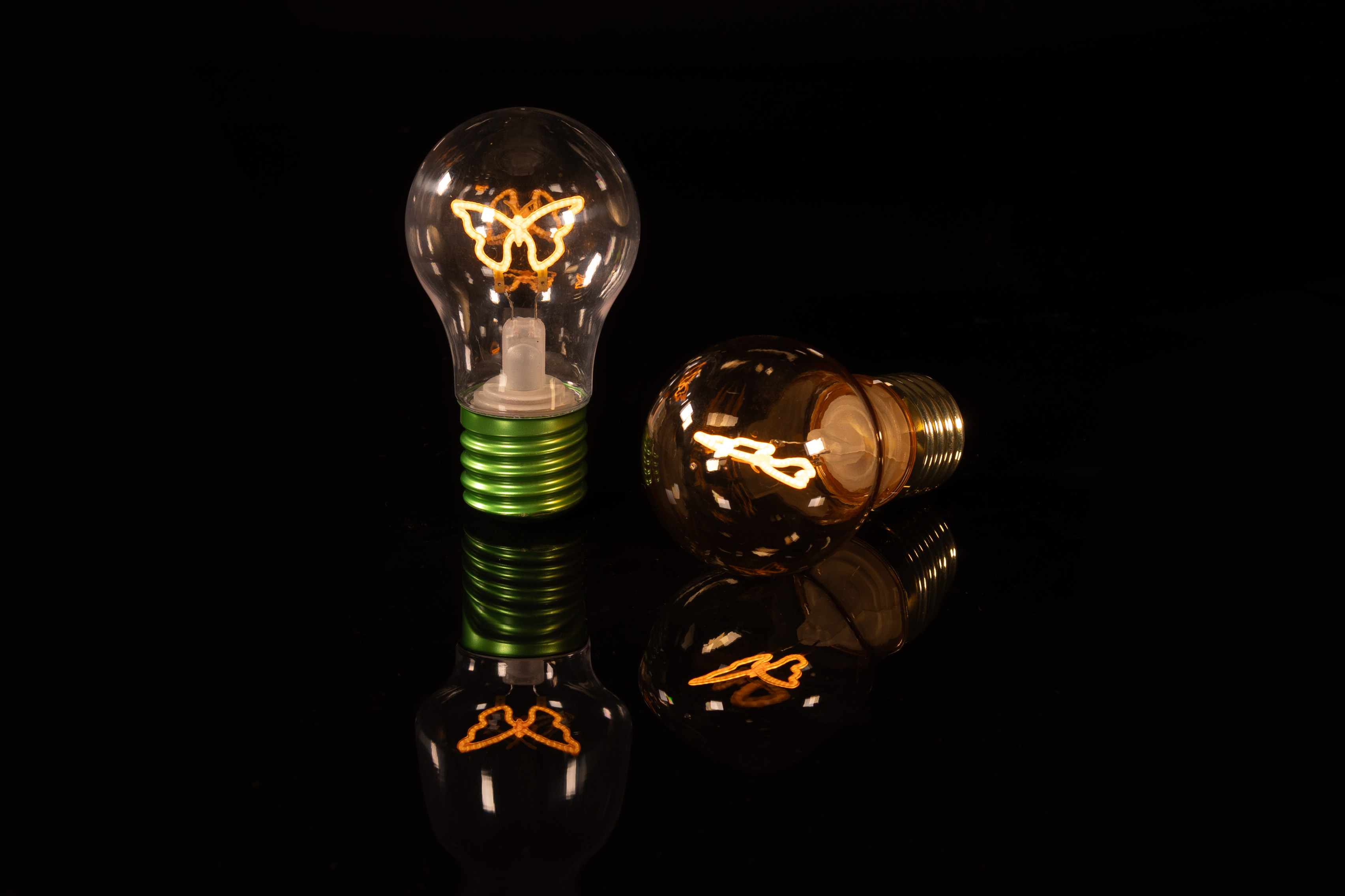 Butterfly LED filament light bulb