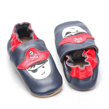 Sapatos de couro macio para bebês piratas