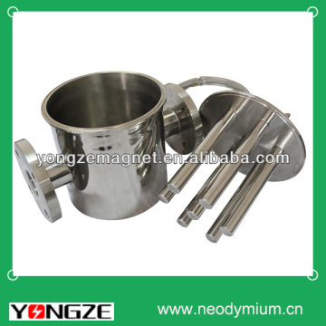 Flange type magnetic ferrous traps