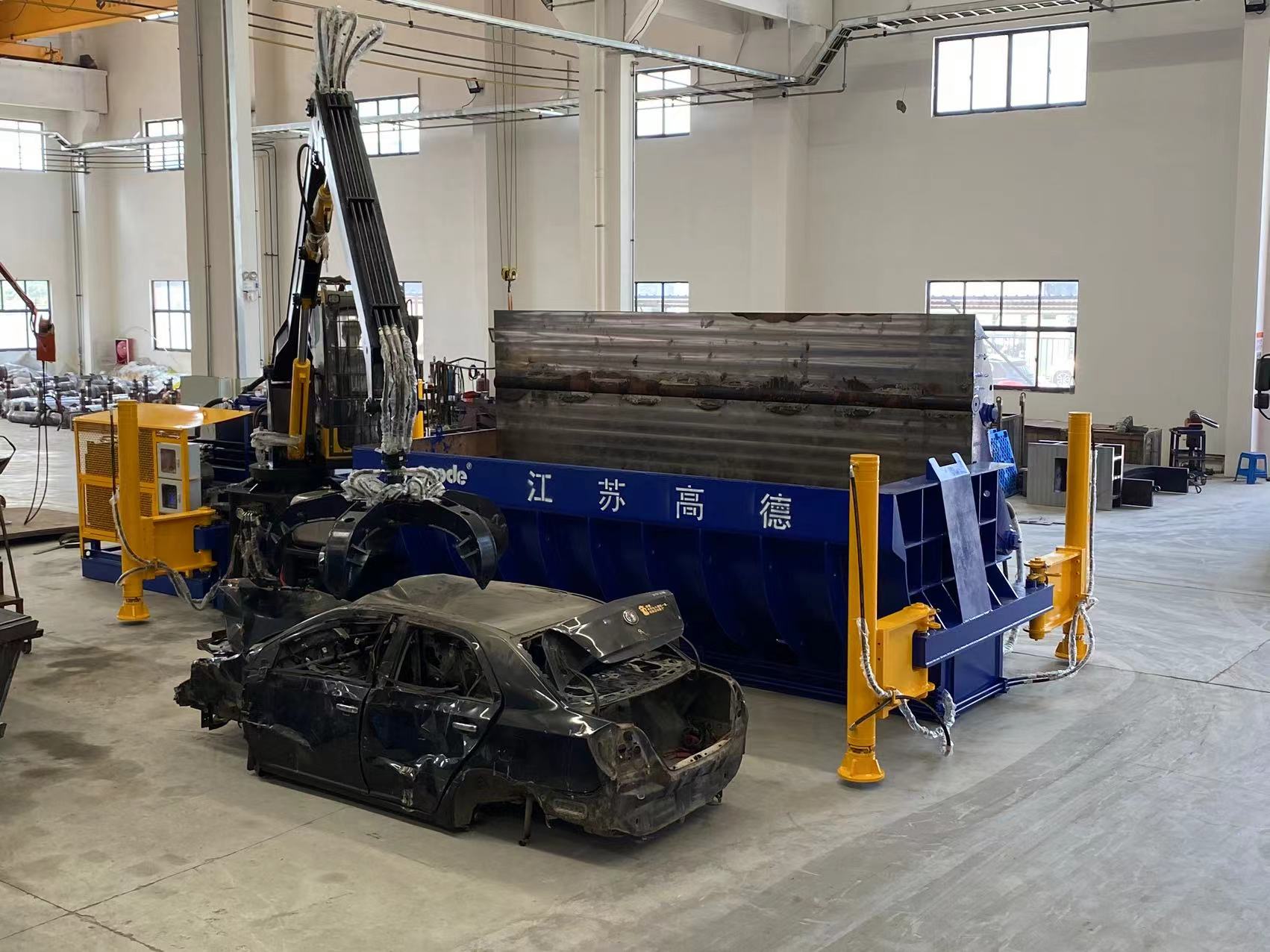 CE Mobile Scrap Metal Baler, установленная на трейлере