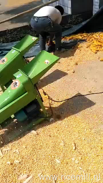 Mini corn sheller machine