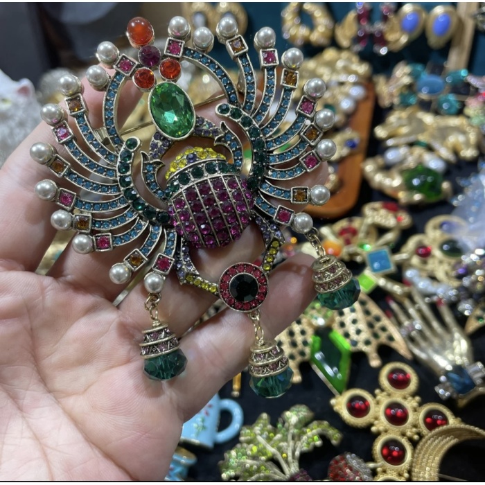 Scarab Spider Heavy Craft Tassel Broche