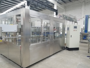 Máquina envasadora de botellas de agua