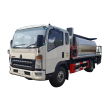 HOWO light duty road construction Asphalt Distributor Truck