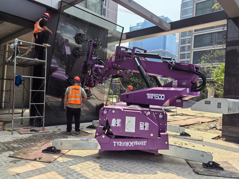 Track Glazing Robot (1)