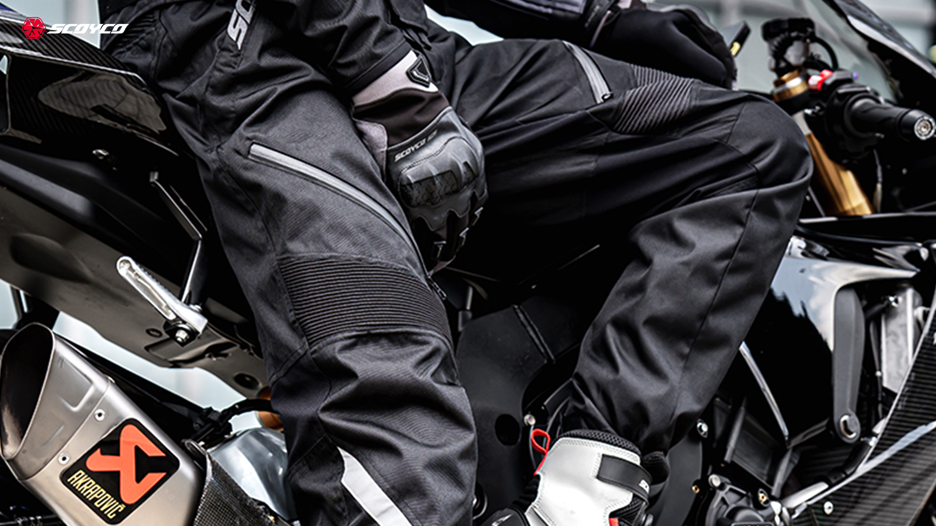Motorcycle pants with CE armor