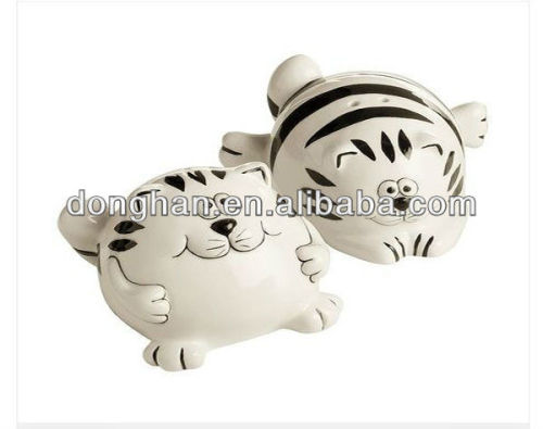 Chubby Cat Salt and Pepper Shakers Gift product novelty products