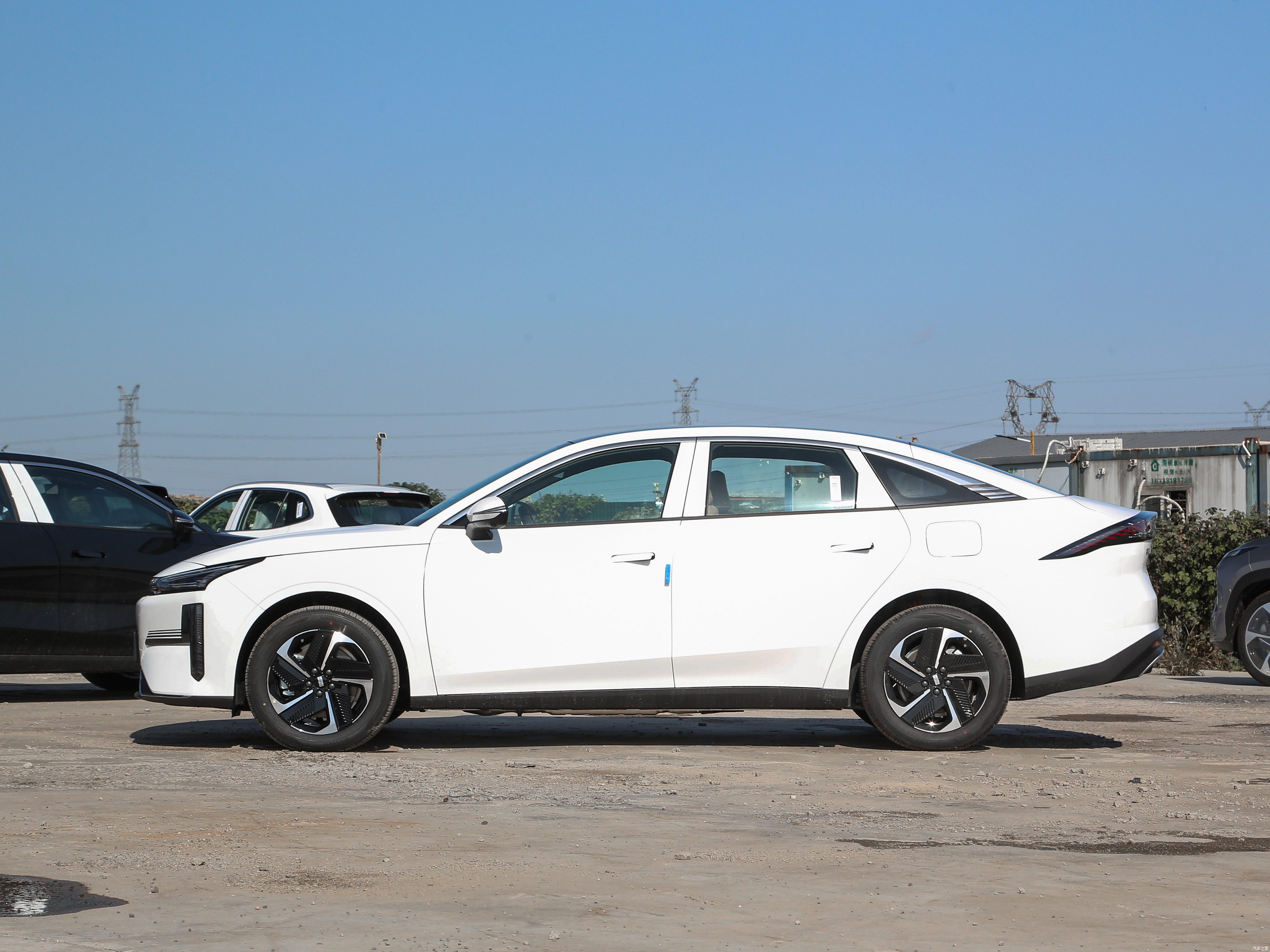 2023 Geely Galaxy L6 Hybrid 125km
