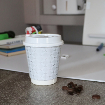 Xícaras de café ecológicas com design de borda curva