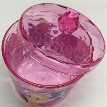 Plastic round box with diamond pattern