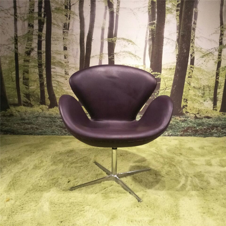 Italian leather swan chair Italian leather swan chair