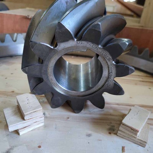 ch440 cone crusher pinion gear issories