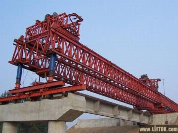 Bridge launching crane