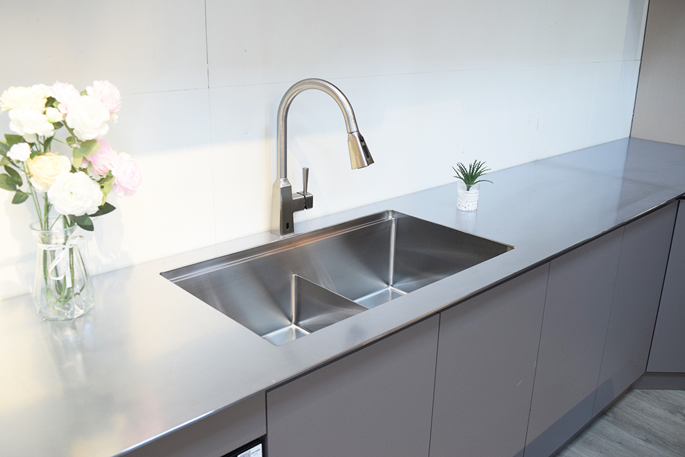 low divider sink
