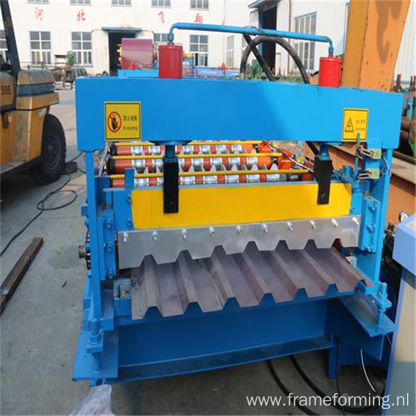 Color steel roll panel making machine