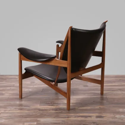 Replica Chieftains Chair Leisure Solid Wood Leather Sofa