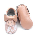 Mocassins com sola macia de renda fofa de couro para bebê bowknot