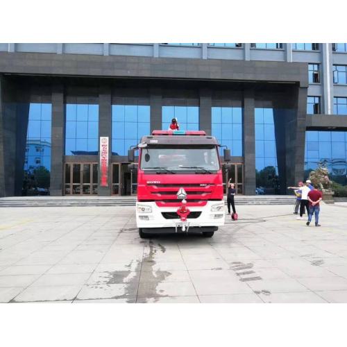 Camion de pompiers à tour d&#39;eau montante de 3000 gallons