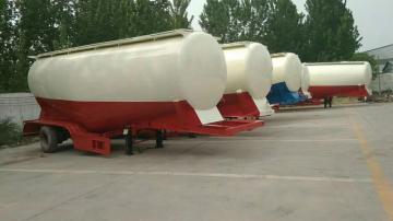 Serbuk dongfeng dan treler separuh simen