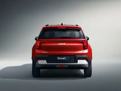 Sona SUV New Gasoline Manual FWD with Leather Seats and Rear Camera