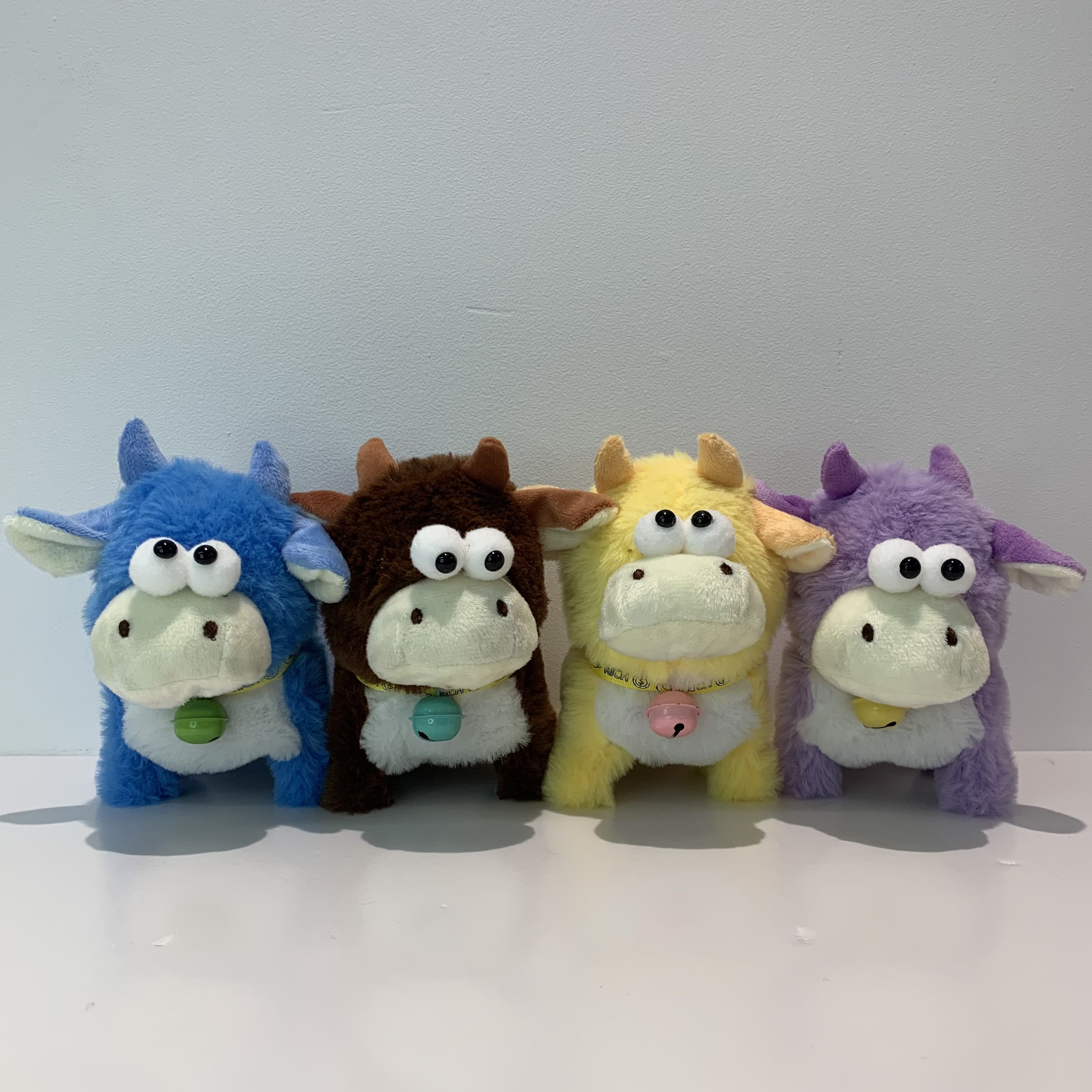 W2D03 Color Bell Big-eyed Cow Plush Toy