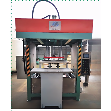 Automatic single-station feeding forming machine