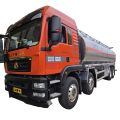 Caminhão de petrol para petróleo versátil Howo 8 × 4
