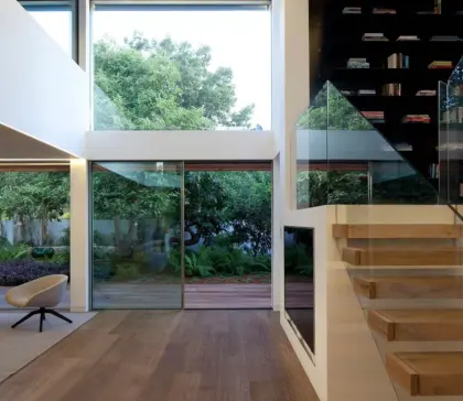 MS2025 Contemporary Floating Stair with Glass Rail