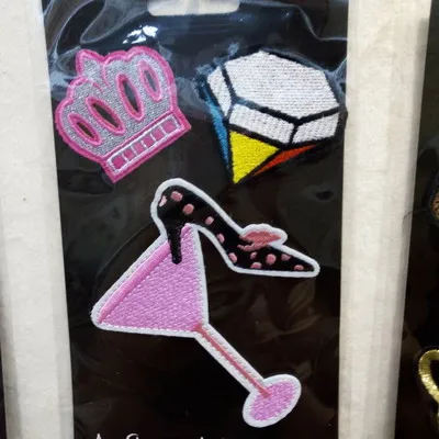 fashion cheap custom wholesale embroidery suit patch