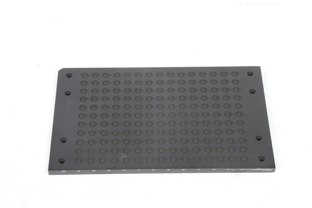 أقطاب جرافيت مسامية متينة