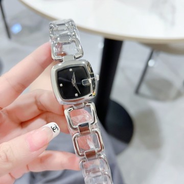 Elegant Hollow Design Ladies Watch with Delicate Chain Strap