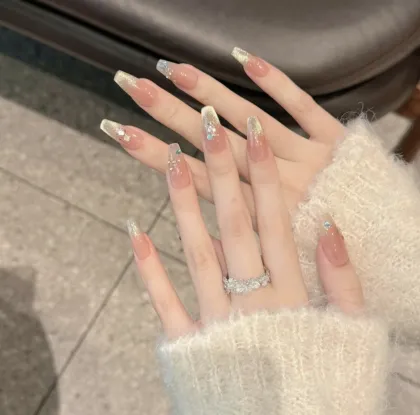 **Golden Autumn Wheat** Nude Mid-Length Nails with Peacock Feathers