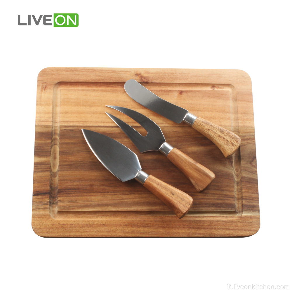 Set di tagliere e coltelli per formaggi in legno