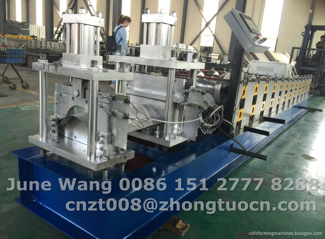 roll forming machine 10