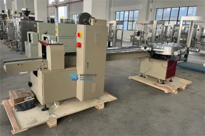 Hot Sale Automatic Chocolate Plum and Gummy Candy Pillow Packing Machine