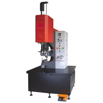 NC1024 Intelligente Nietmaschine für Chassis -Schränkeverbindungen